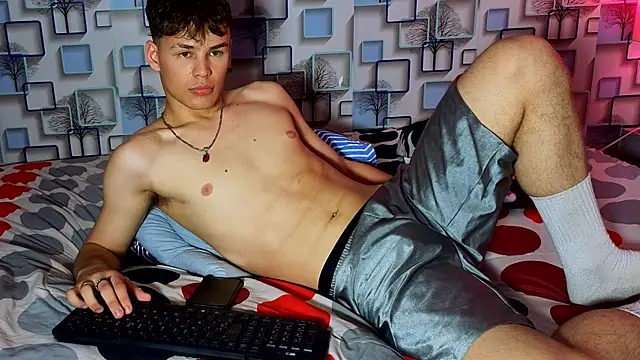 Czat XXX na żywo – LoganSteel_