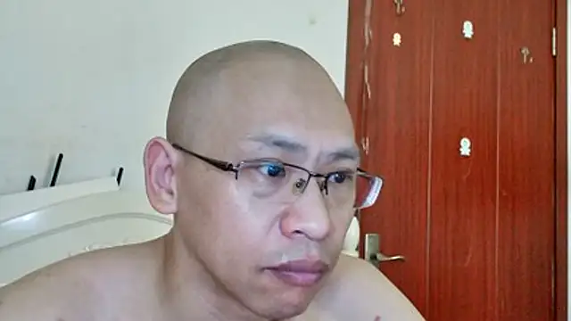XXX chat uživo modela benly888