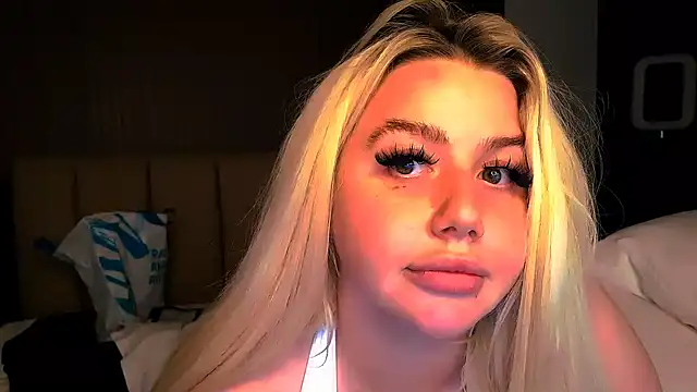 TiaDoll Live XXX Chat
