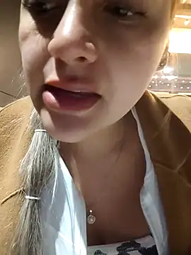 XXX chat uživo modela alana_69