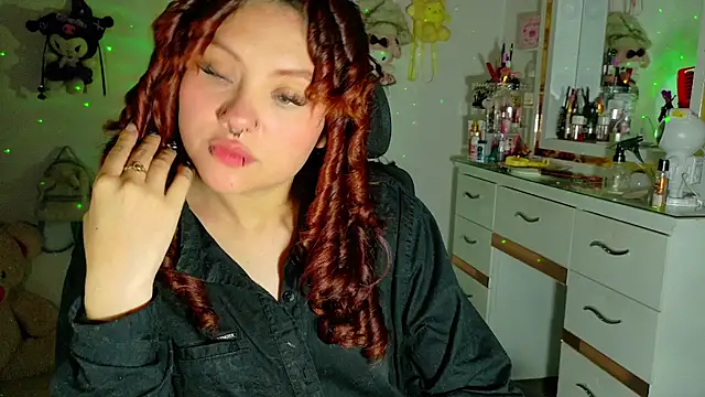 theiamoon Adlı Modelin Canlı XXX Sohbeti