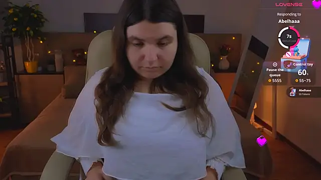 צ'אט XXX בשידור חי של Viola__Shy