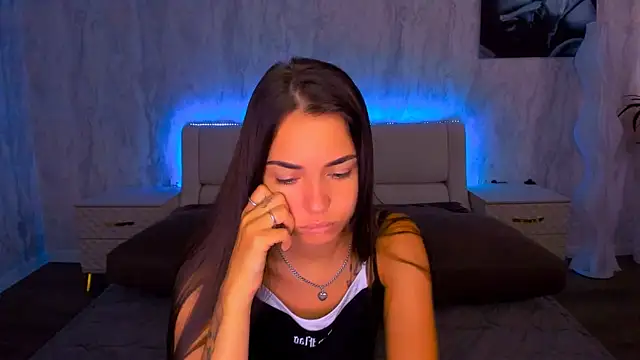 AlexaBarkley Adlı Modelin Canlı XXX Sohbeti