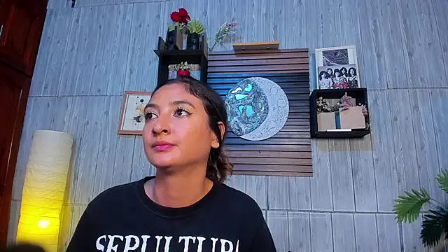 Alucarda666's Live XXX Chat