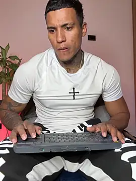 Chatroom XXX en direct de JhonDenis