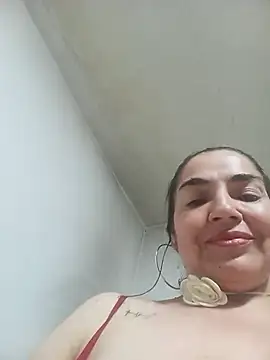 צ'אט XXX בשידור חי של MaryRoze_