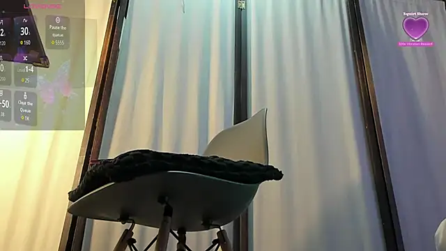 Chat XXX en directo de Emmaray33