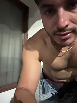 noahstevenss Show in webcam