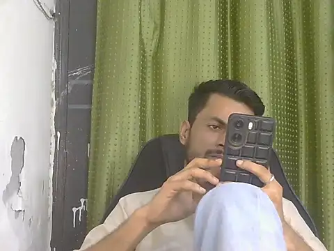 Stubborndesiboy – Live XXX-chat
