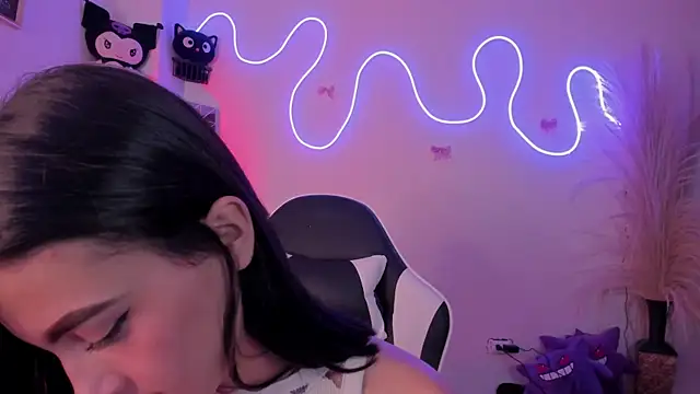 Chat XXX ao vivo de CarolineEvanss_11