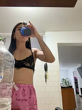 Carolina_1111's Live XXX Chat