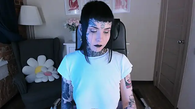 Bloood__Mary's Live XXX Chat