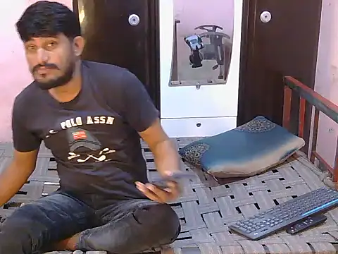 HotXKrish Adlı Modelin Canlı XXX Sohbeti