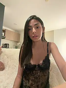 Chatroom XXX en direct de ZaraLuuv