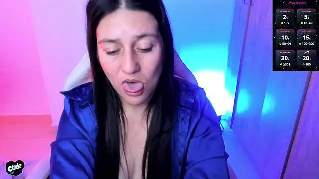 Saskyaa's Live XXX Chat