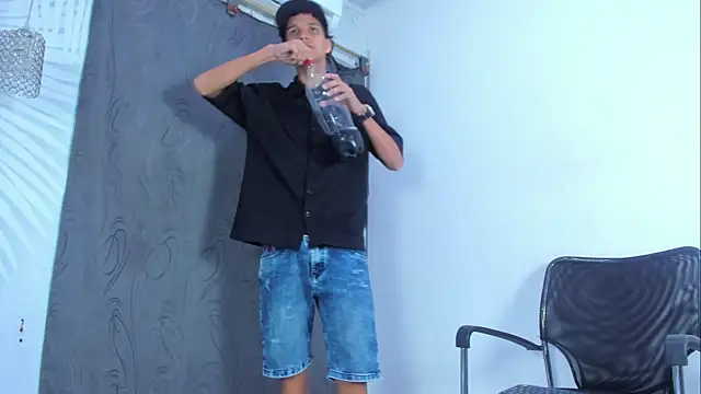 Онлайн чат XXX LatinPrince_