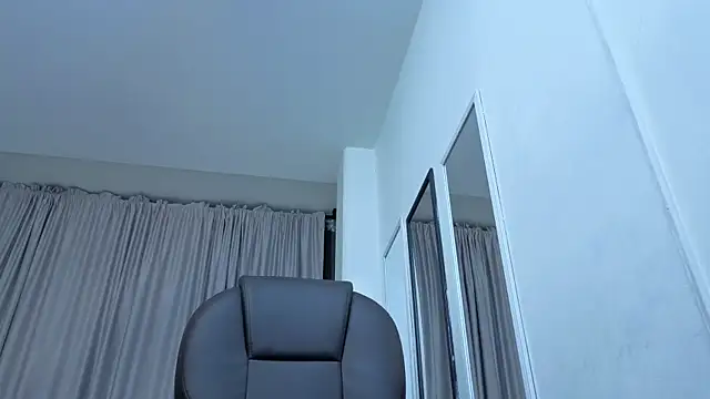 Chat +18 de Violeta_Tepes ao vivo