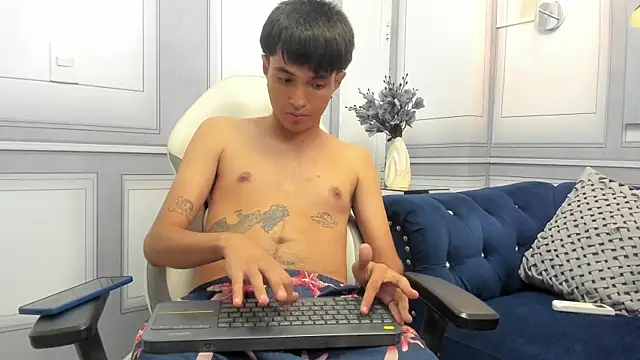 Chatroom XXX en direct de Elioth_18