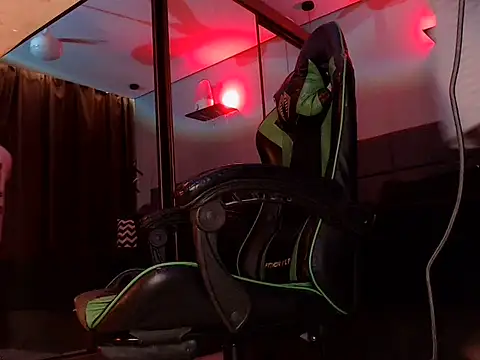 Ale_Mineiro Adlı Modelin Canlı XXX Sohbeti
