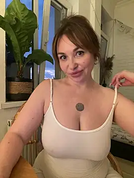 Chat +18 de Syverelle ao vivo