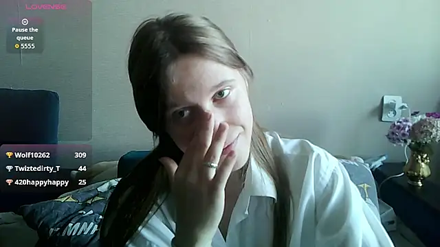 huba_boobies' Live XXX Chat