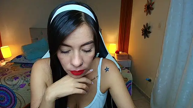 Chat XXX en directo de emiily_skinny