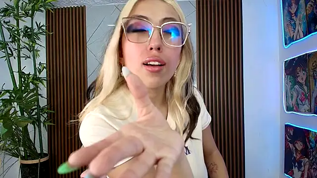 sweetlyundone live XXX chat