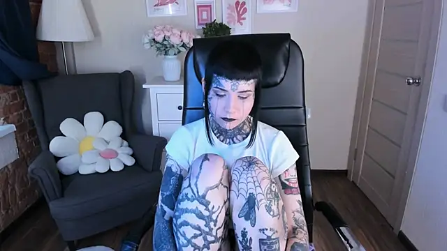 Bloood__Mary: онлайн-секс-чат