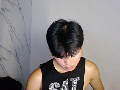 yourhotasiandoms' Live XXX Chat