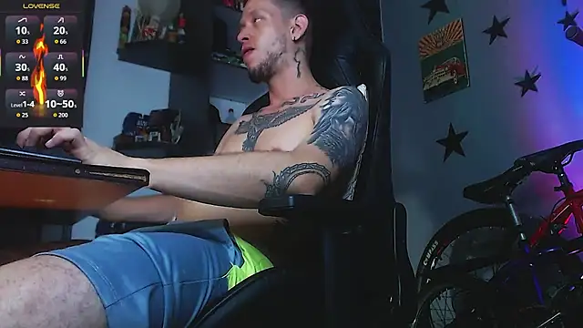 justincs' Live XXX Chat