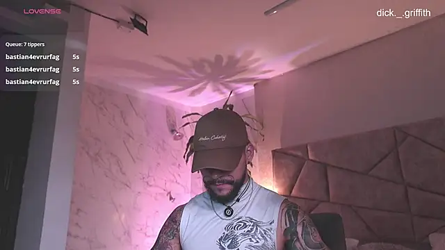 Chatroom XXX en direct de DickGriffith_