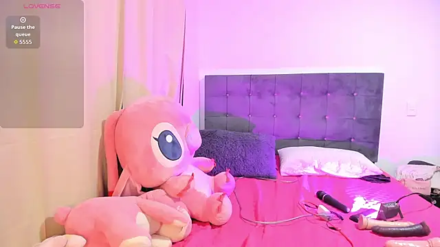 Kylie2211's Live XXX Chat