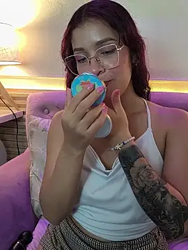 Chatroom XXX en direct de BrianaGaging