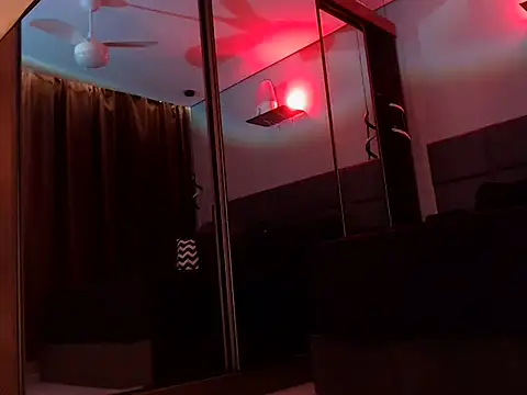Ale_Mineiro Adlı Modelin Canlı XXX Sohbeti
