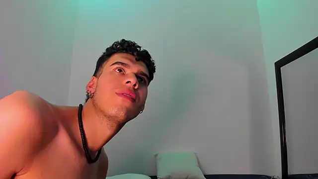 Jean_And_PaulXL Chat XXX in diretta