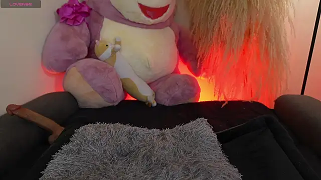 Chat +18 de mia_roux1 ao vivo