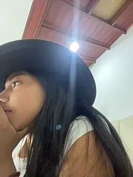 LinnaGardenia's Webcam Show