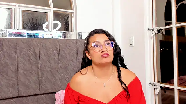 Chat +18 de MiaKleinX ao vivo