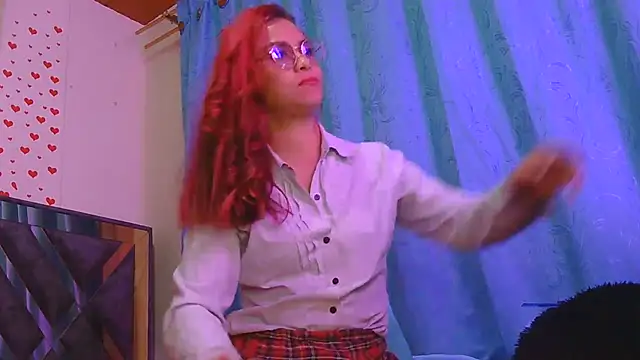 tinny_emiily Adlı Modelin Canlı XXX Sohbeti