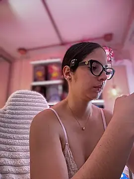 Chat +18 de Zoe_Bae ao vivo