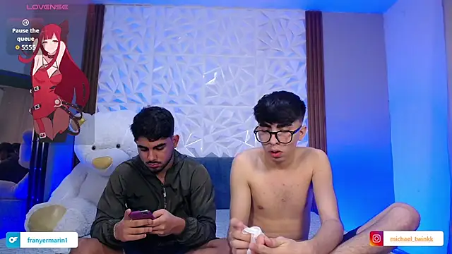 Michael_and_twinkkn Live XXX chat