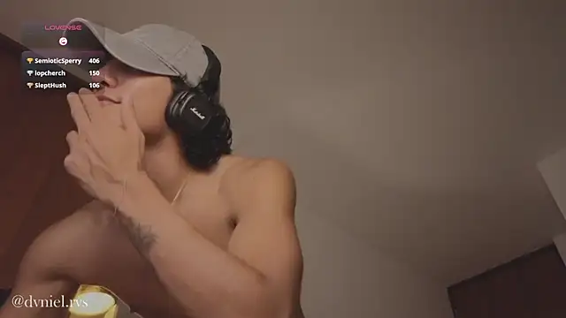 emilio_rivs XXX чат на живо