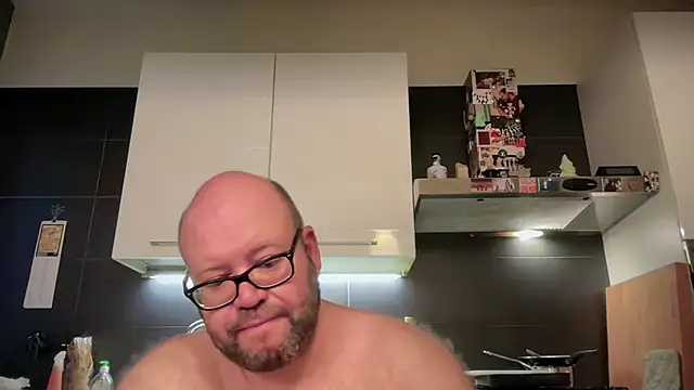 theitalianbear's Live XXX Chat