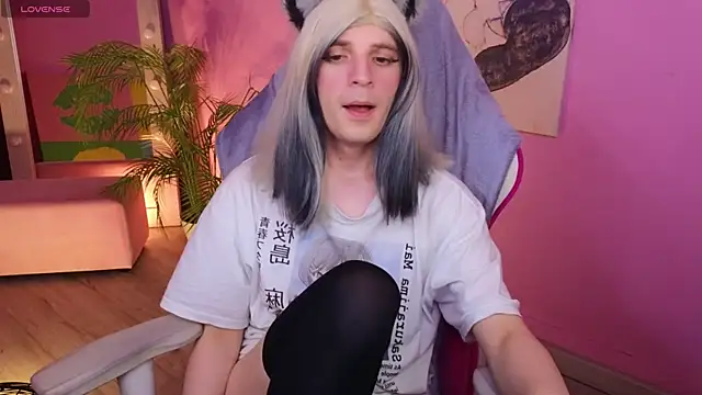 XXX chat uživo modela FoxyPuff