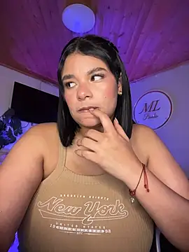 Isabella_boobd élő XXX-chatje