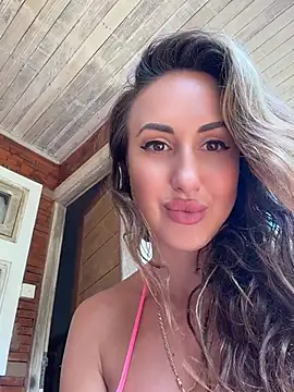 Bella-Grace Adlı Modelin Canlı XXX Sohbeti
