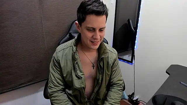 Chat +18 de KendricTorres ao vivo