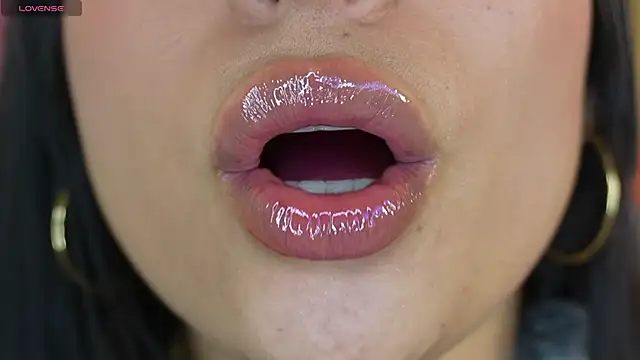 mia_roux1's Live XXX Chat