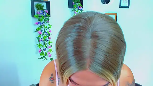 TaylorMon XXX чат на живо