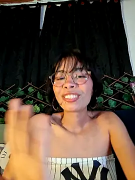 Czat XXX na żywo – Dolli_virginpussy